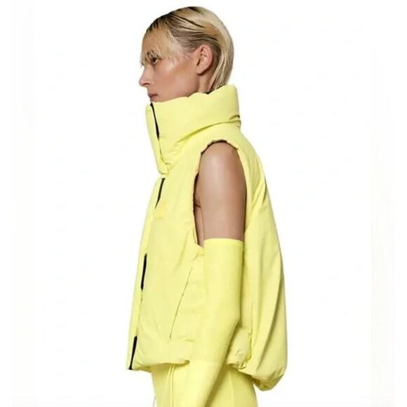 NWT RAINS Women's Loop W Vest Puffer in the color Straw Sz L - Picture 3 of 12